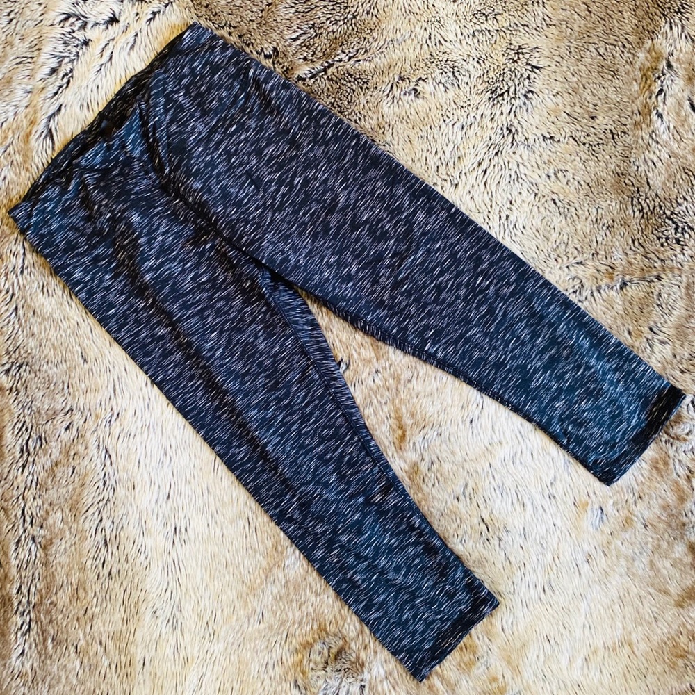 RBK Cropped Workout Leggings